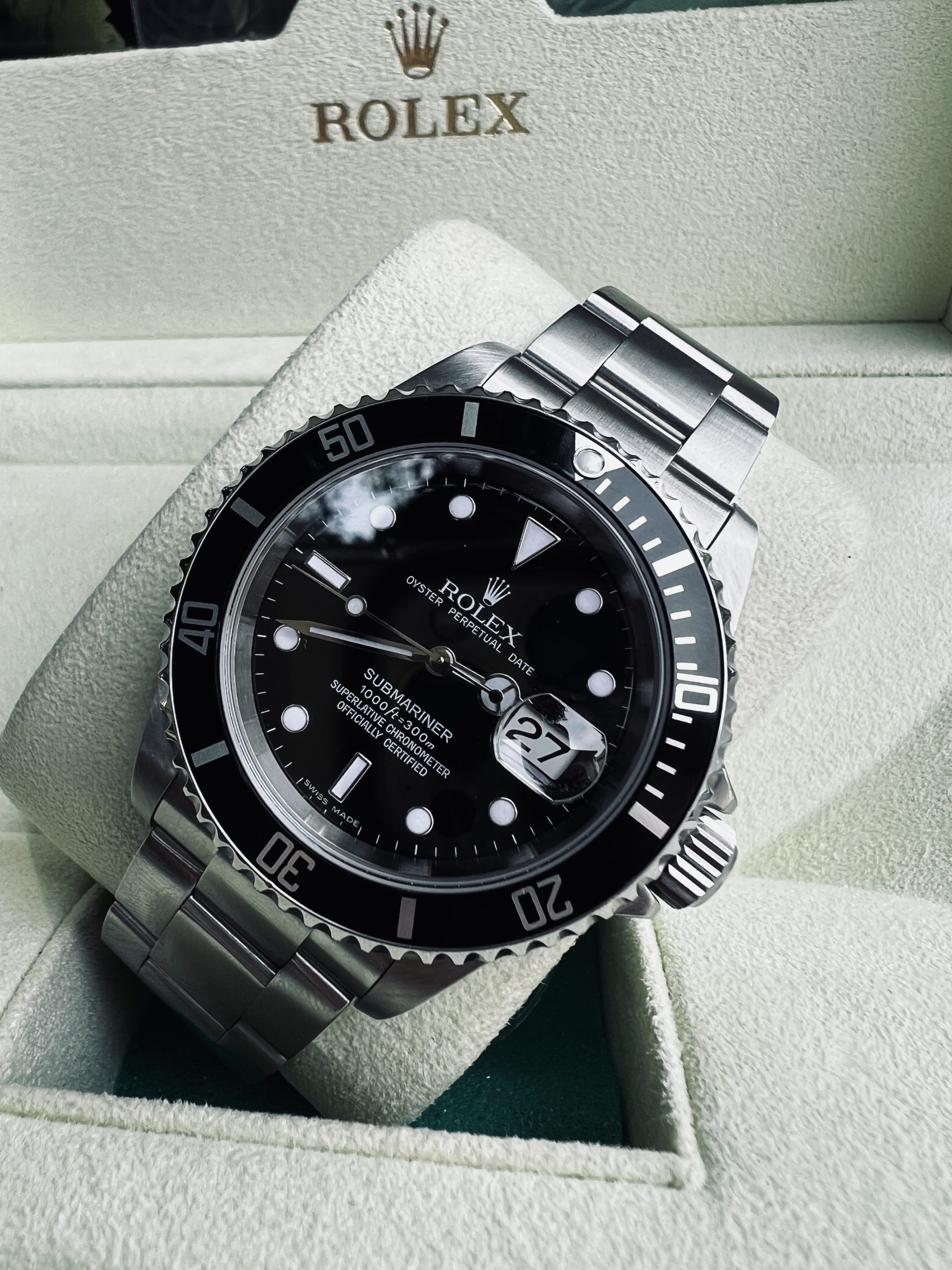 Rolex 16610T Submariner Date 2006 Z serial SEL No Holes Case with